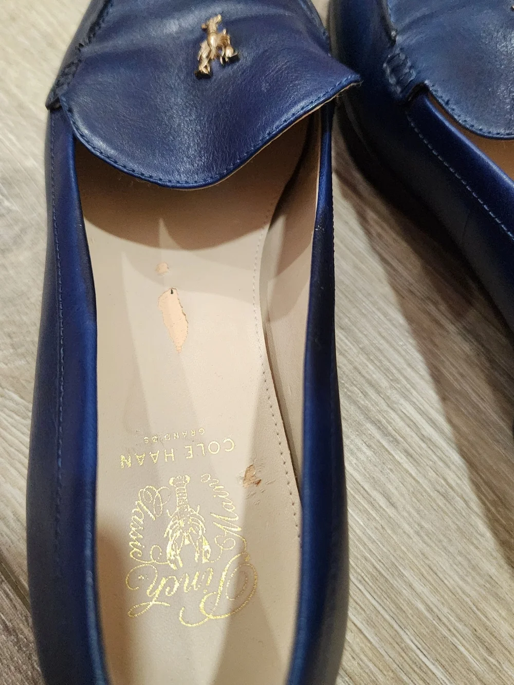 Cole Haan Navy Pinch Lobster Leather Loafers with Gold Emblem Size 6 - Picture 4 of 14
